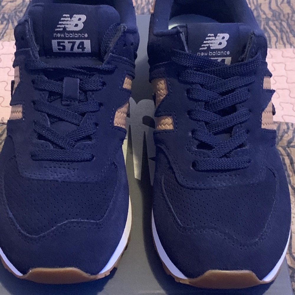 New Balance size:7.5